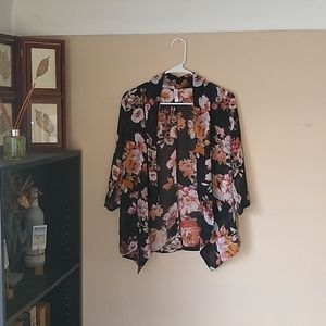 Short/Mid Length Sheer Kimono Shawl Size XS